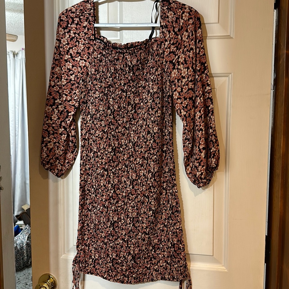 Floral pattern mini dress very fitted and tight